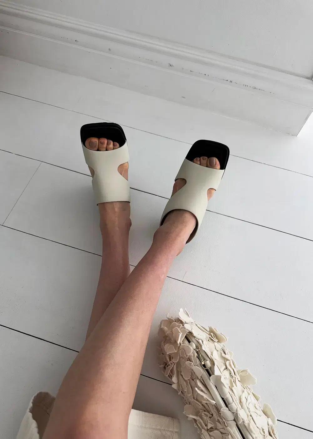 #세일 1072 톤배색 8.5cm 웨지힐 235 아이보리-새상품 10