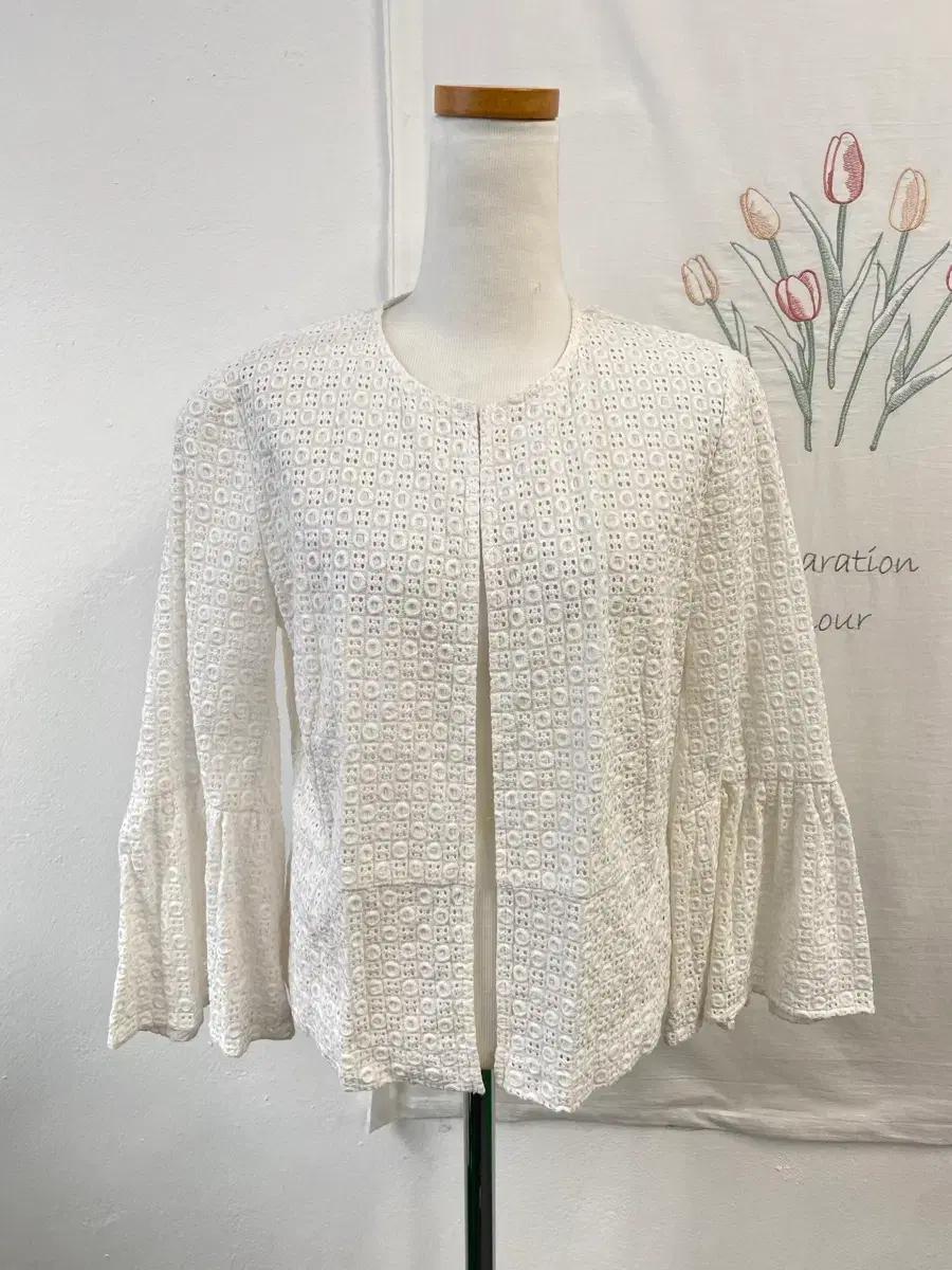 ZARA 자라  화이트 펀칭 레이스 가디건 365 3
