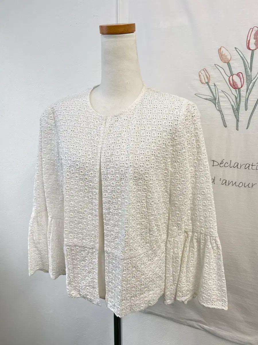 ZARA 자라  화이트 펀칭 레이스 가디건 365 5