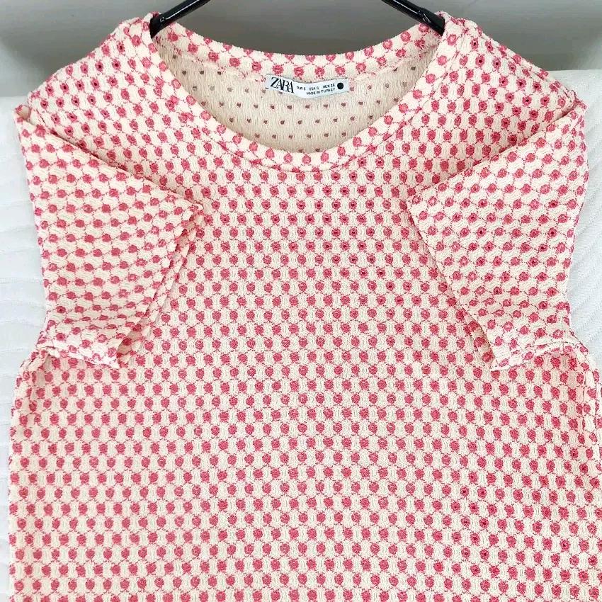 자라 여성 여름 펀칭자수 스판끼 숏반팔티 연베이지S (HU45060) 4