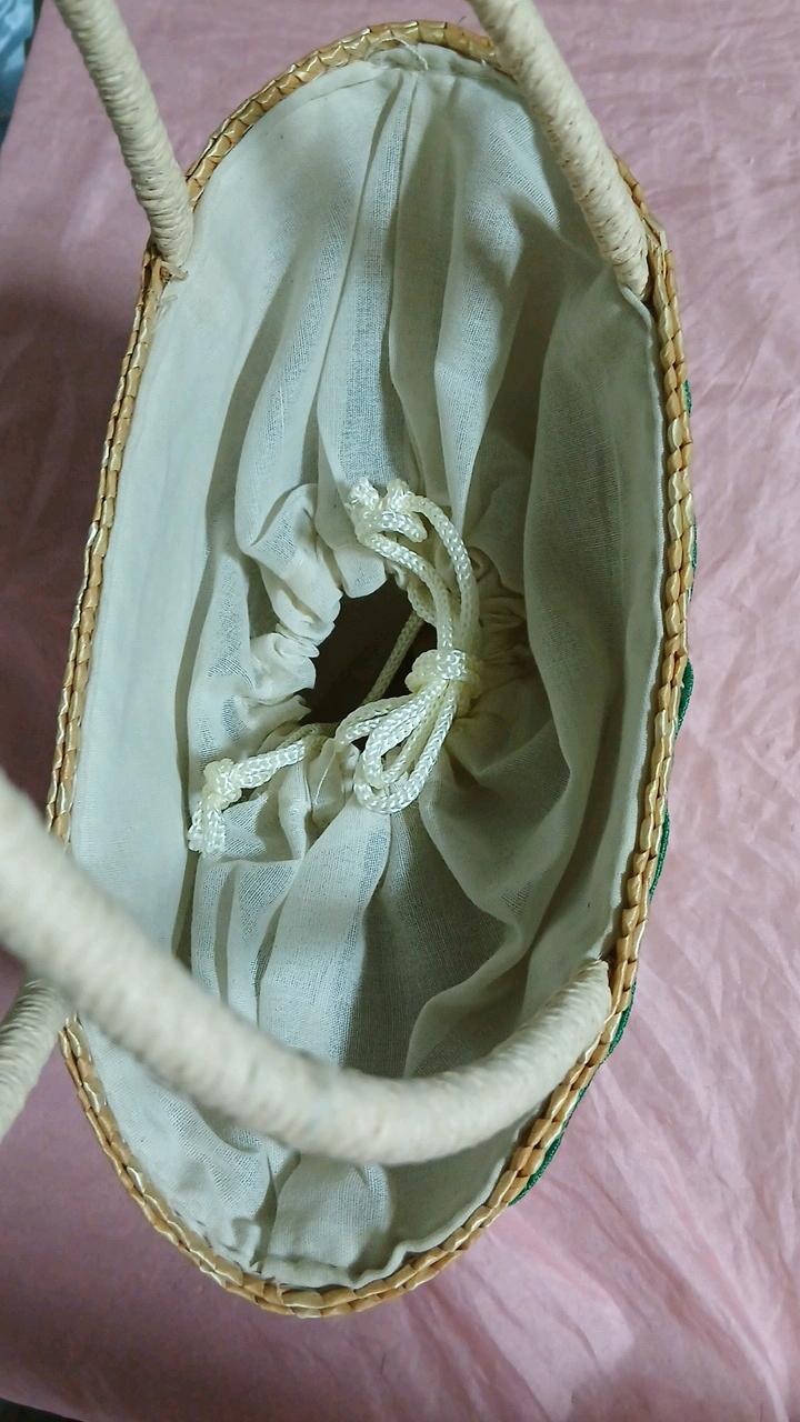 [보세] 체리 자수 디테일 라탄 핸드백 베이지 5