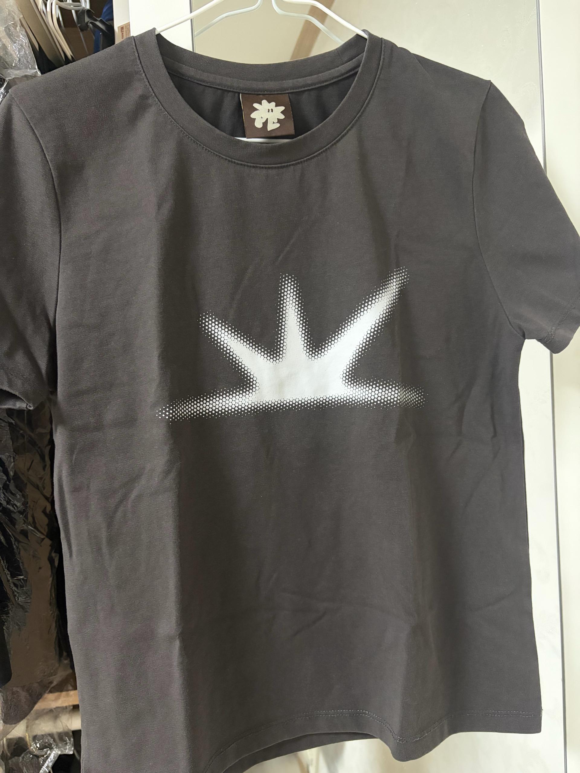 썬러브 'W Daybreak Tee Charcoal' 8