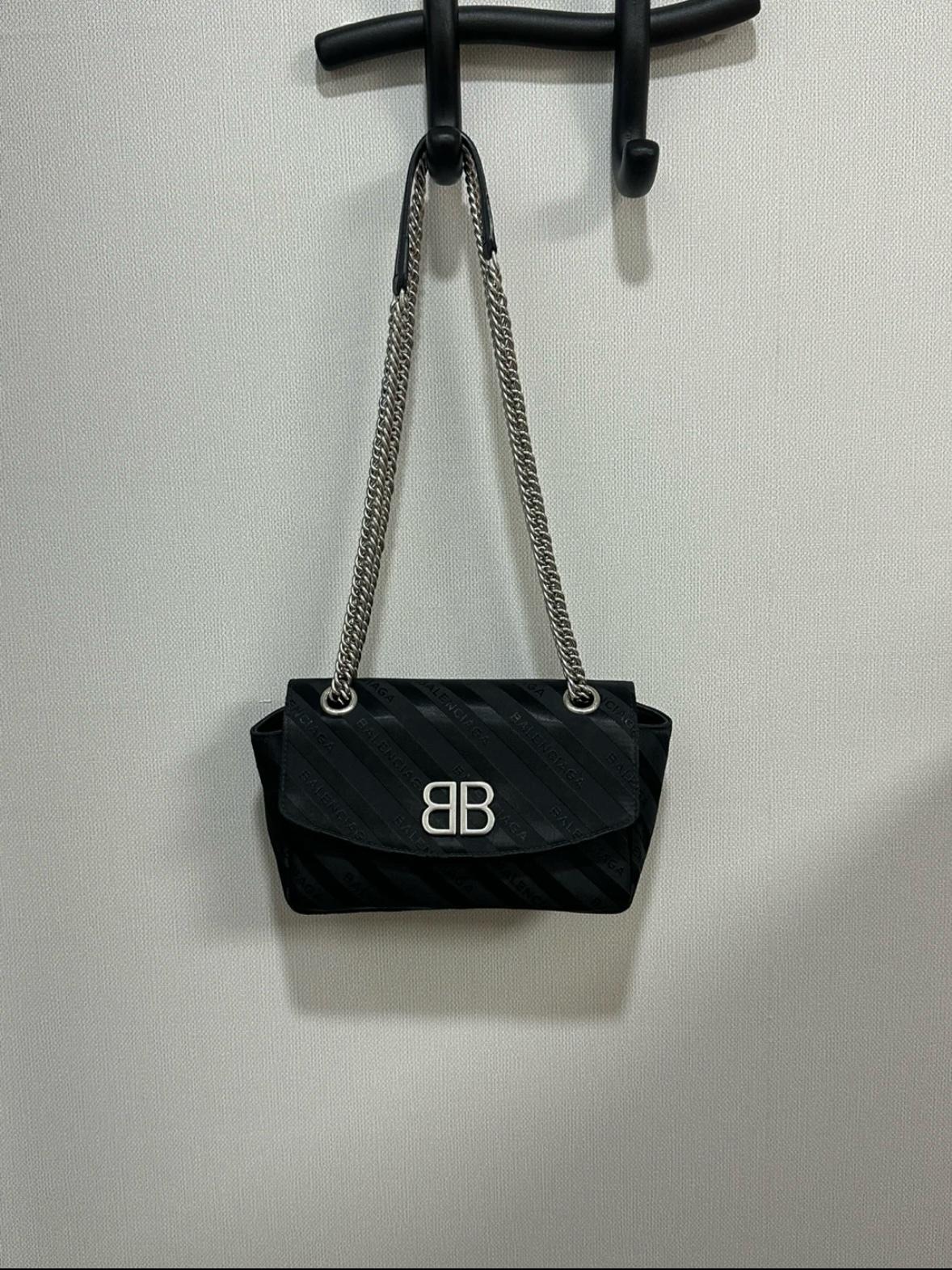 발렌시아가 BB 로고 모노그램 체인 숄더백 블랙 2