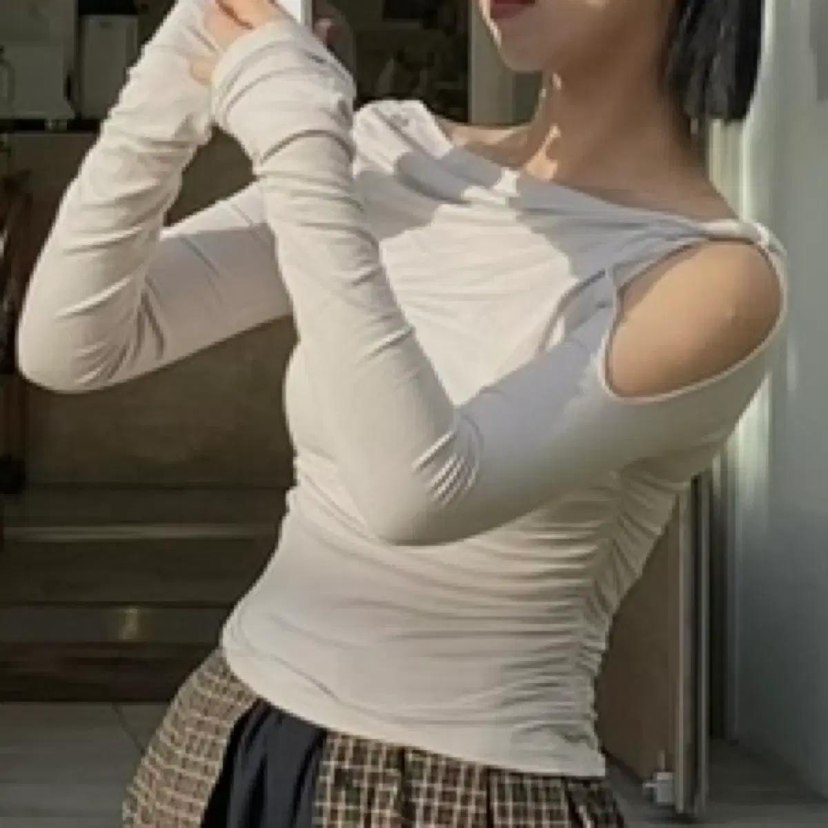 페인오어플레져 원숄더오프숄더티셔츠 (M) 7