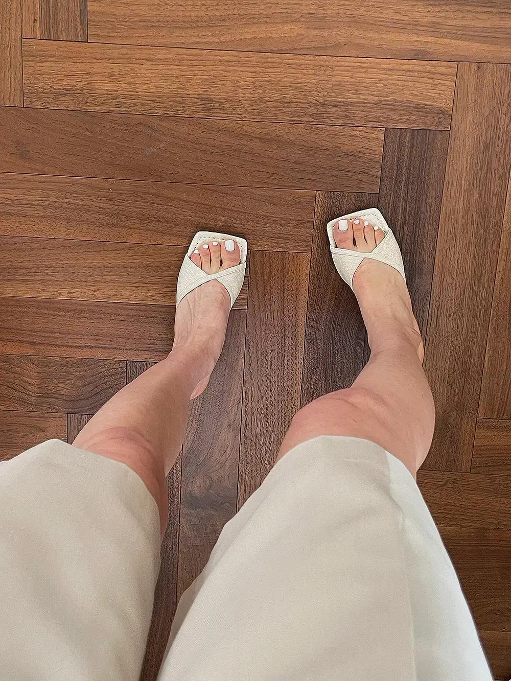 @세일 9427 스퀘어 샌들 5.5cm 뮬 240 베이지-새상품 9