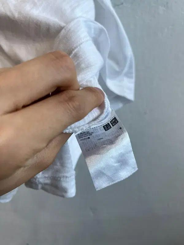 유니클로 안야 힌드마치 슬랍 반팔 티셔츠 6