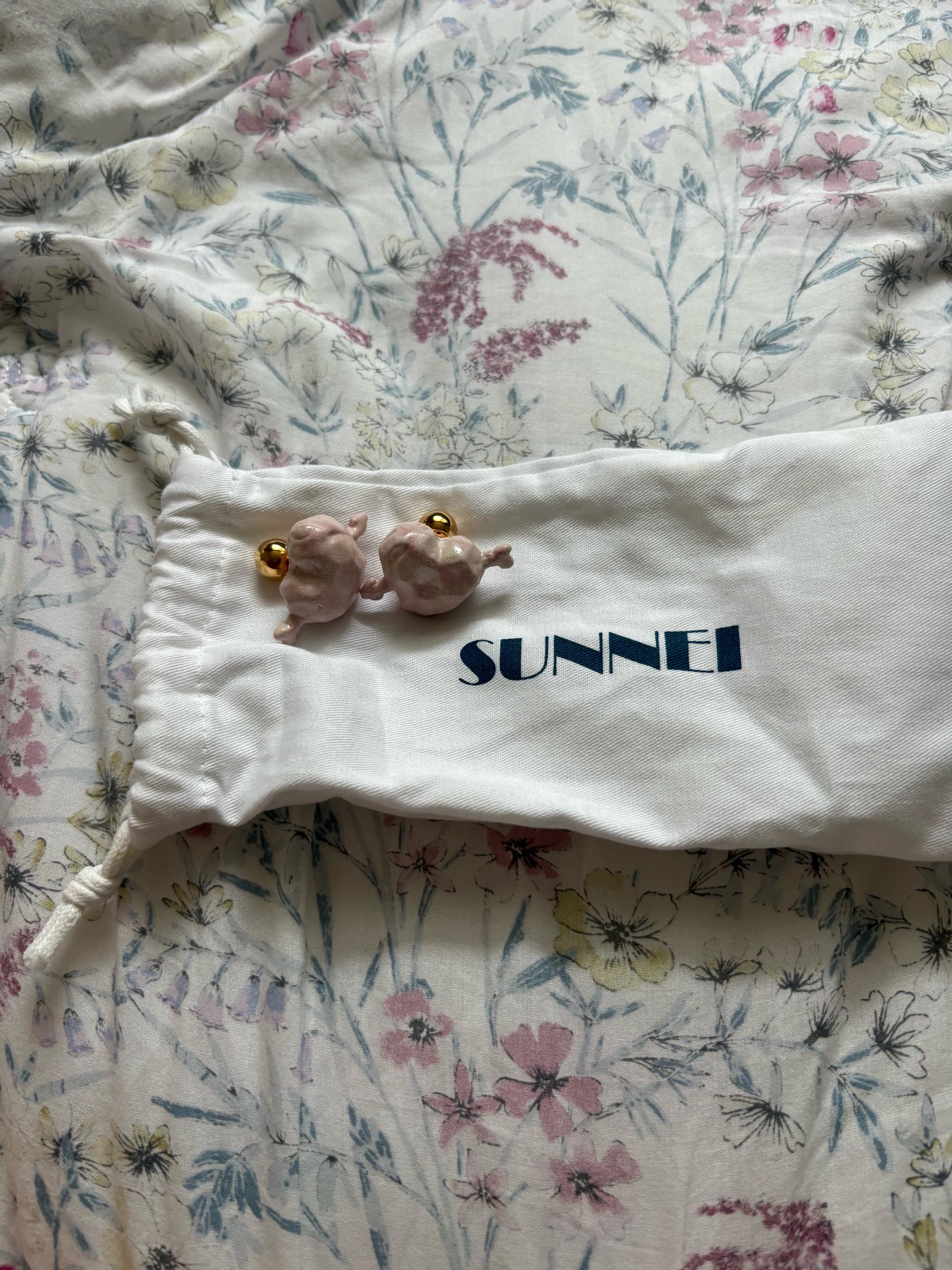 SUNNEI 써네이 하트 쉐입 핑크 귀걸이 4