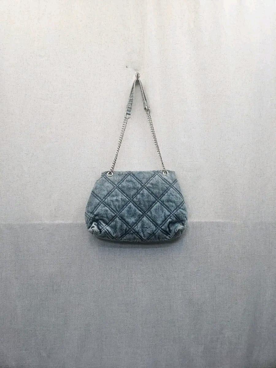 Stradivarius 퀼팅 데님 숄더백 (27 3
