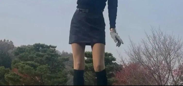 마크앤로나 카모플라쥬 골프 스커트 5