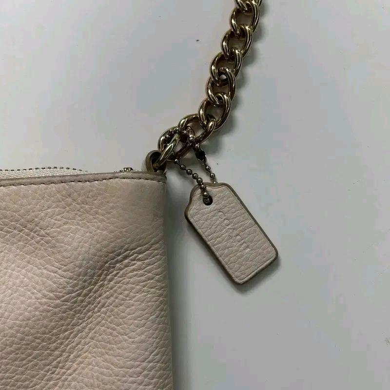 COACH Pebbled leather 크로스백 5
