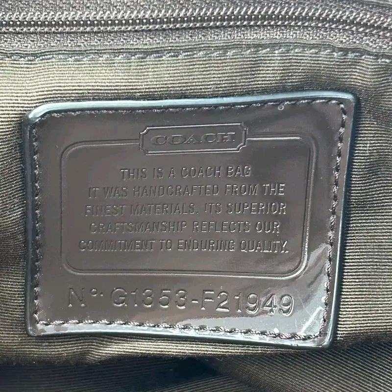 COACH 시그니처 패턴 숄더백 10