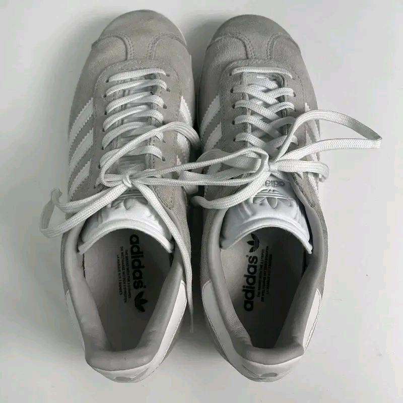 ADIDAS 가젤 그레이 투 화이트 230 6