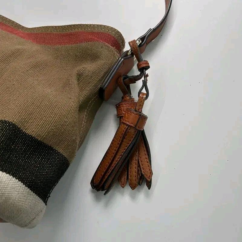 BURBERRY 에쉬비 태슬 캔버스 체크 크로스백 3