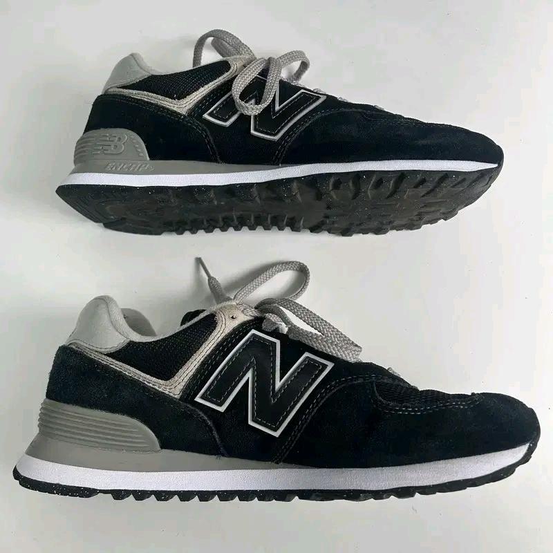 NEW BALANCE 574 클래식 블랙 스니커즈 275 4