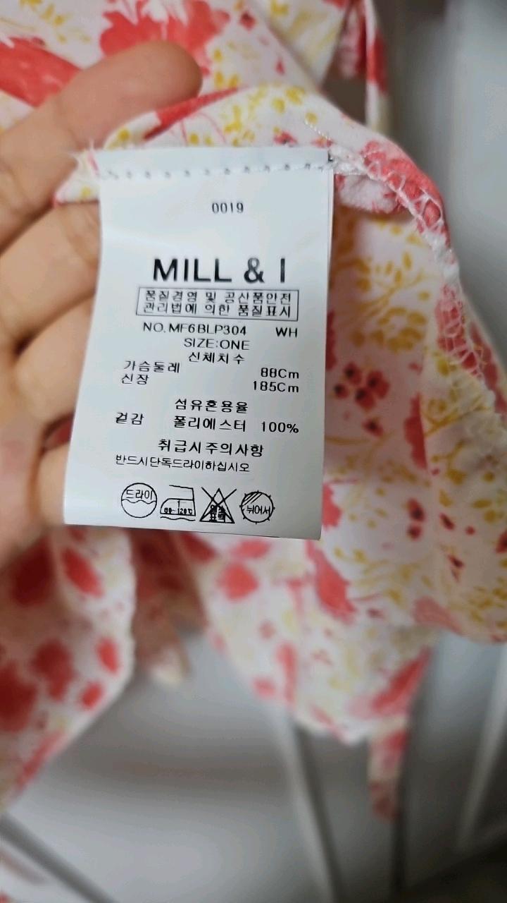 밀스튜디오 플라워 브이넥 블라우스 6