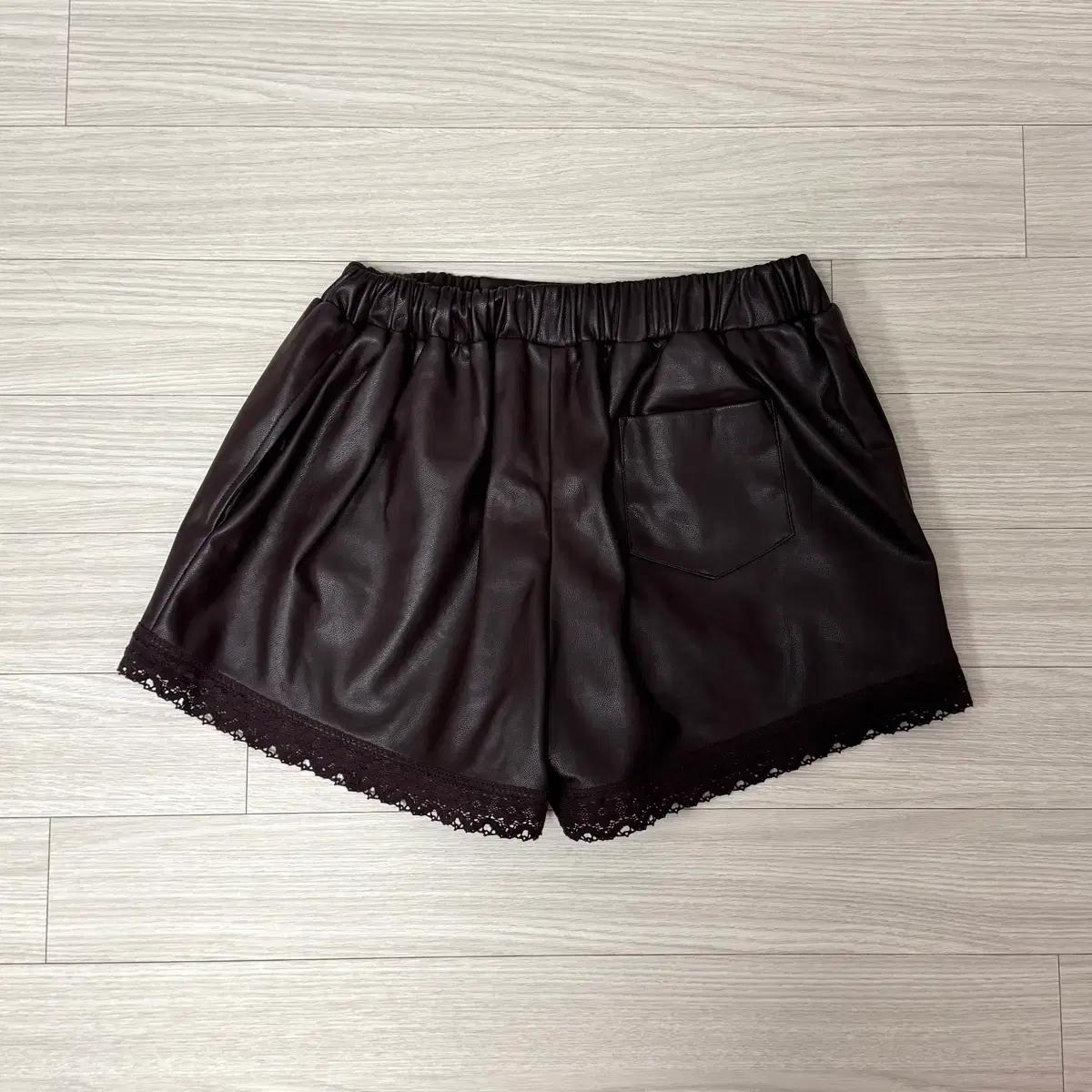 마르디메크르디 레더 레이스 쇼츠 4