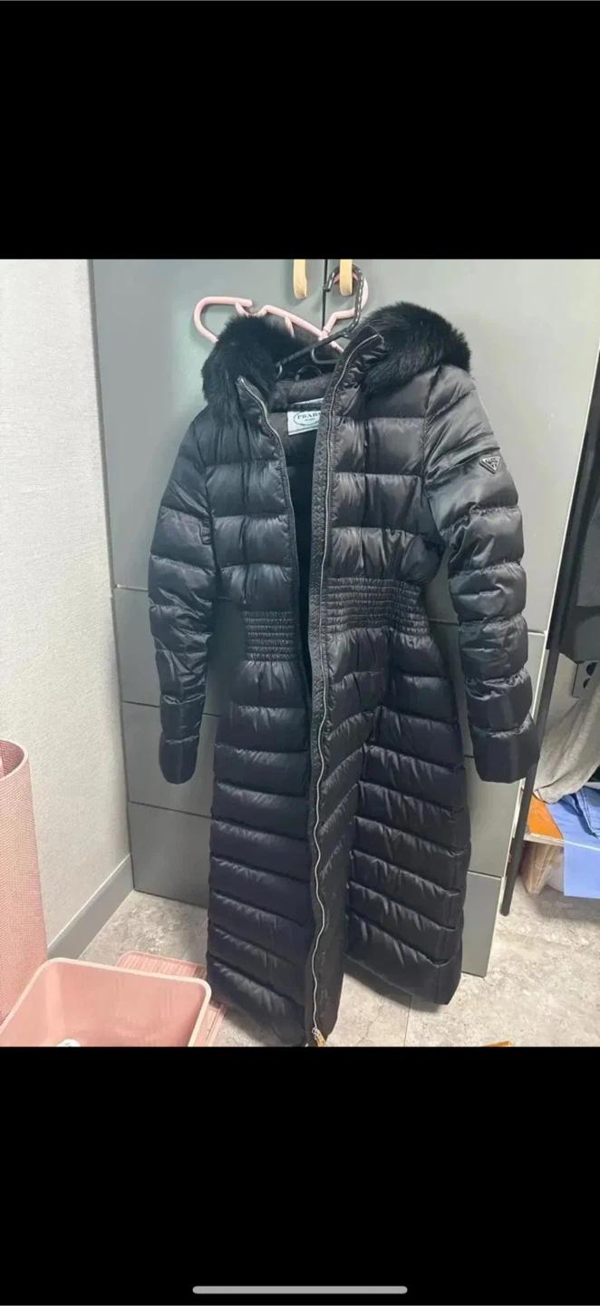 프라다 여성 롱 패딩 블랙 폭스퍼 2
