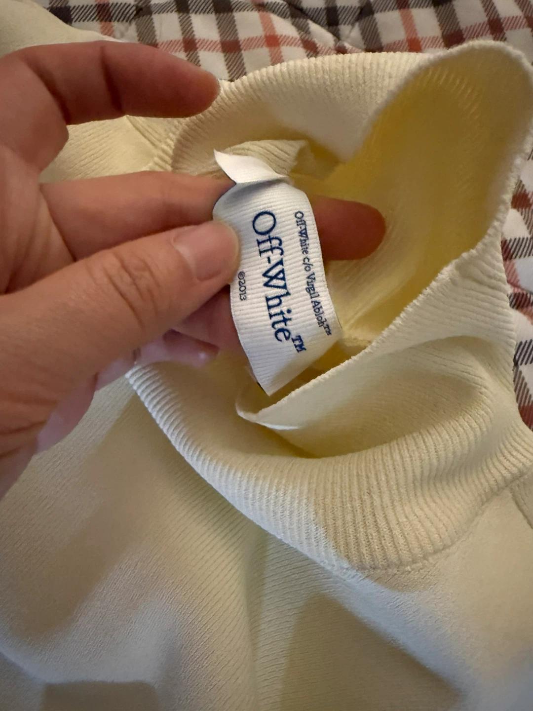 Off-White 터틀넥 니트 2