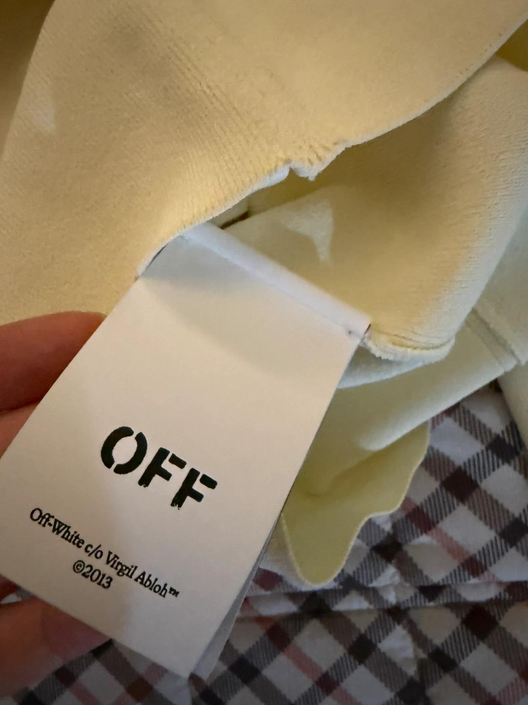 Off-White 터틀넥 니트 4