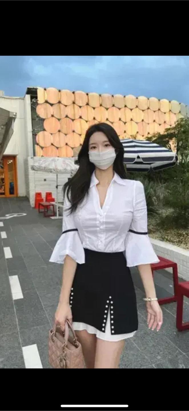 에이블리 화이트 프릴 블라우스 5