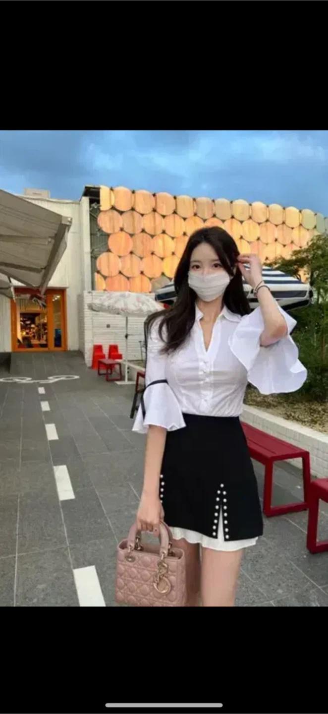 에이블리 화이트 프릴 블라우스 3