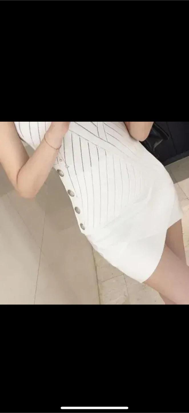화이트 큐빅 3