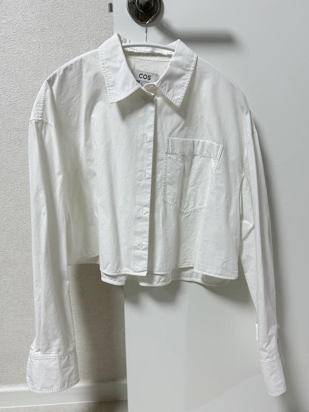 걸쳐입기 좋은 COS 화이트 크롭 셔츠 US 6 3