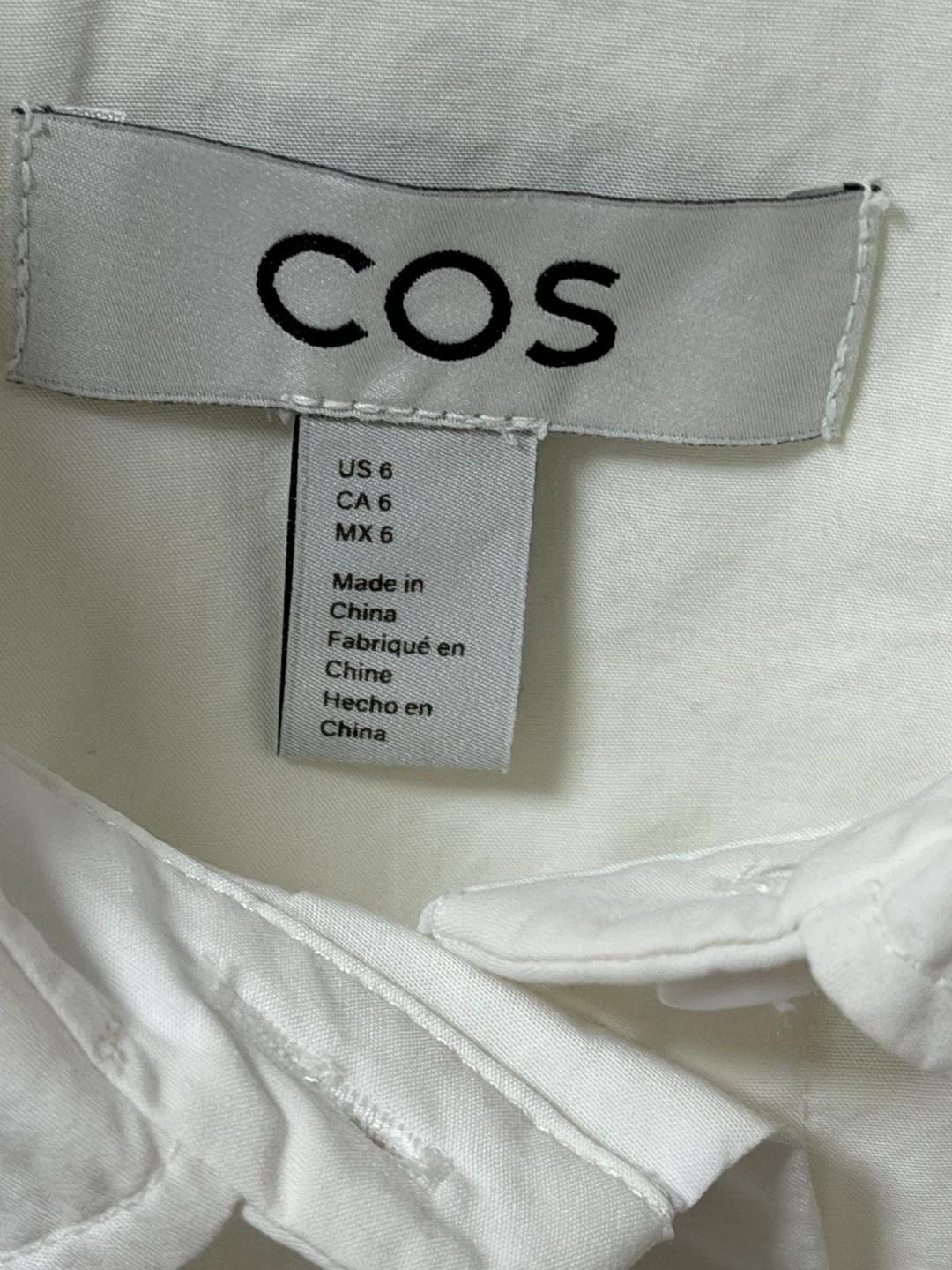 걸쳐입기 좋은 COS 화이트 크롭 셔츠 US 6 5