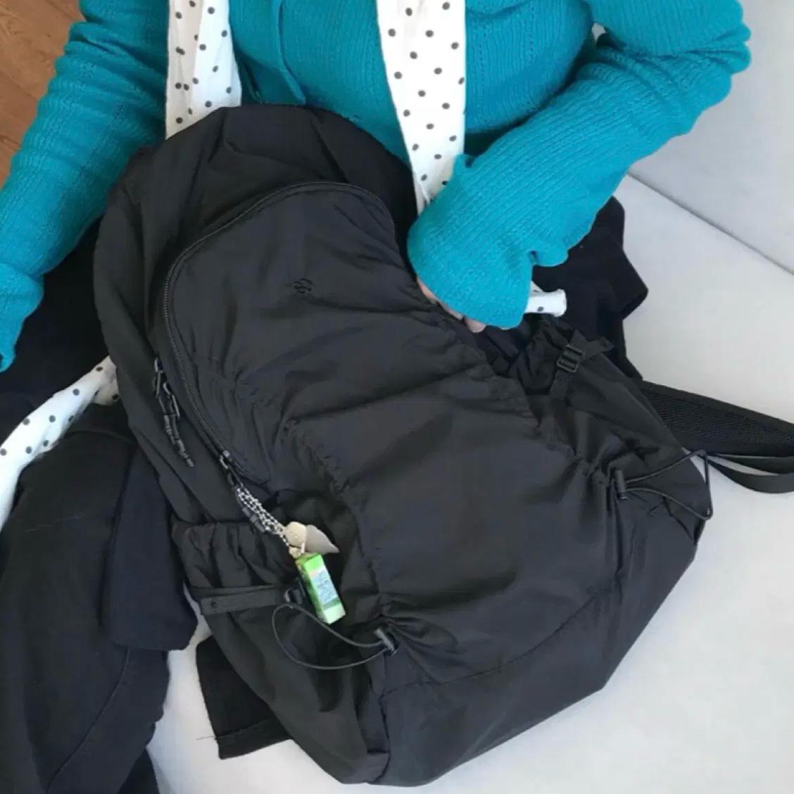 스탠드 오일 플리코 블랙 백팩 3