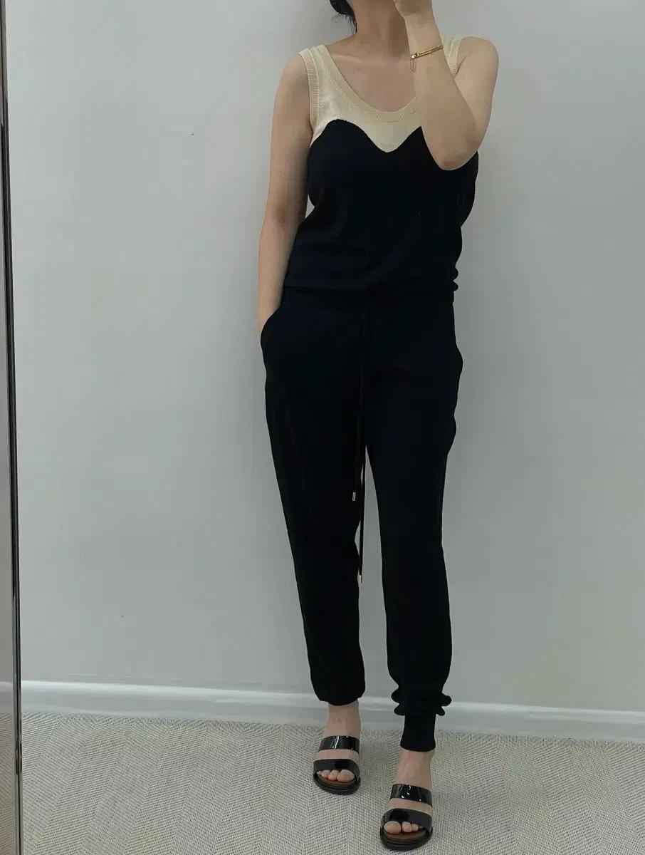 Juicy Couture 쥬시꾸뛰르 s사이즈 슬리브리스 점프슈트 2