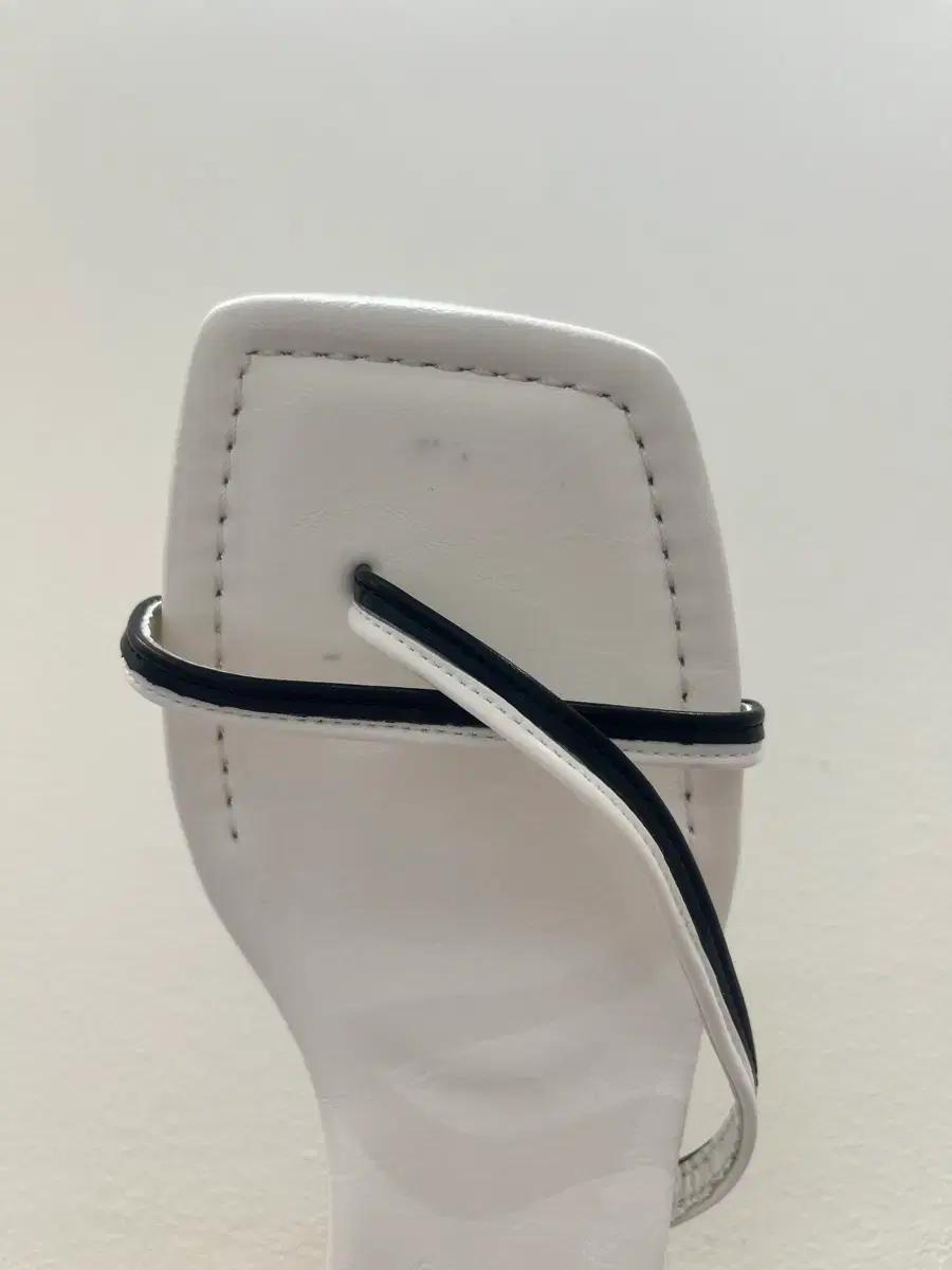 #1143 투톤 샌들 6cm 쪼리샌들 245 화이트 11