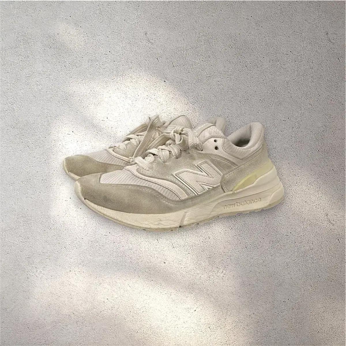 [240] 뉴발란스 997R 스니커즈 (No.698) 2