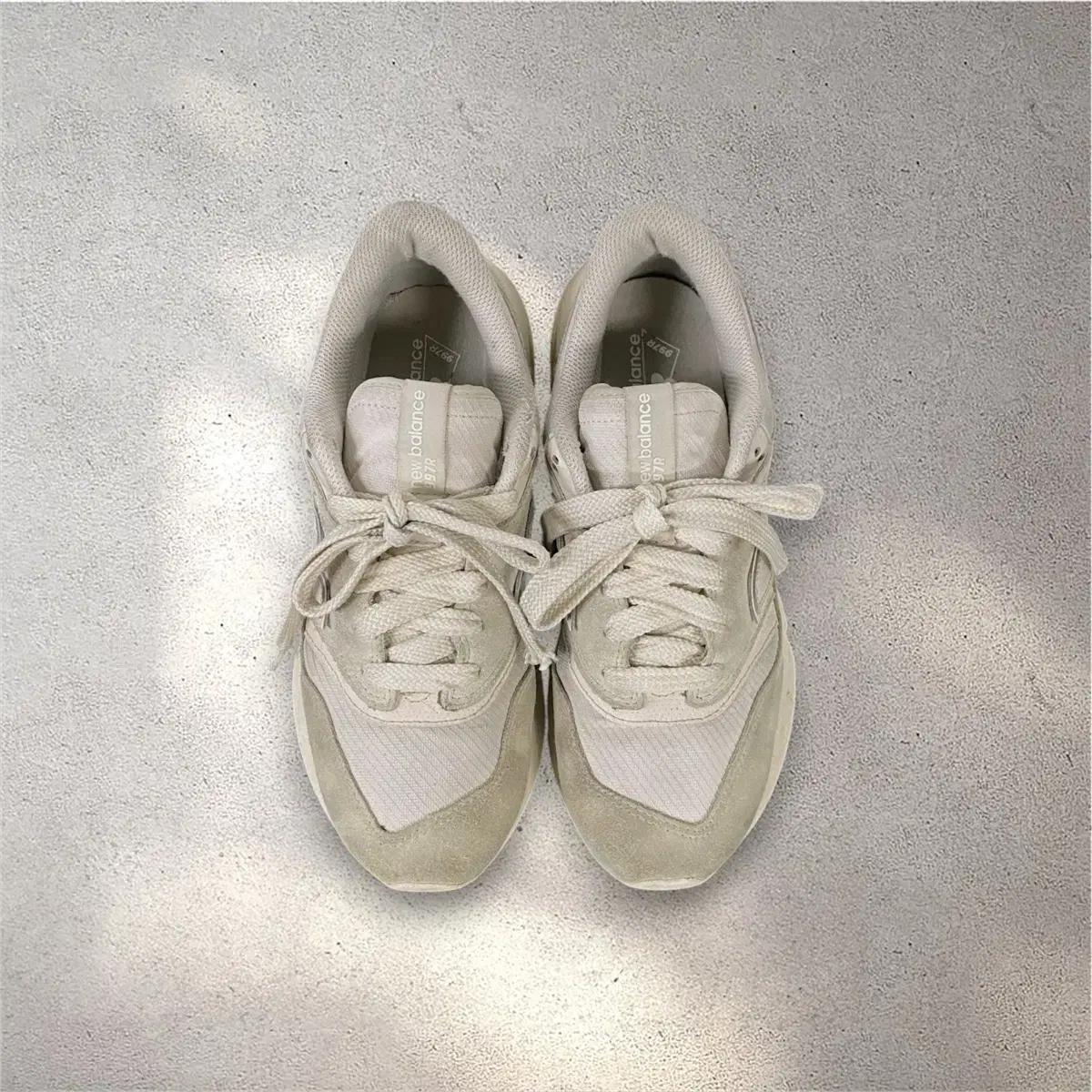 [240] 뉴발란스 997R 스니커즈 (No.698) 3