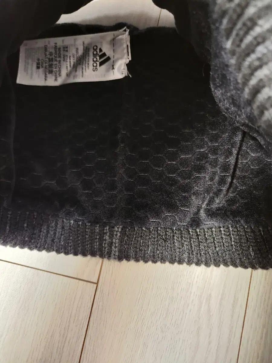 아디다스 넥워머여러 중고사이트에도 같이 판매하고 있어서 삭제되면 팔린 4