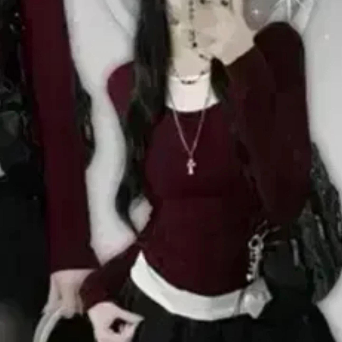 가격제안O) 에이블리 버건디 와인색 레이어드 긴팔 티셔츠 2