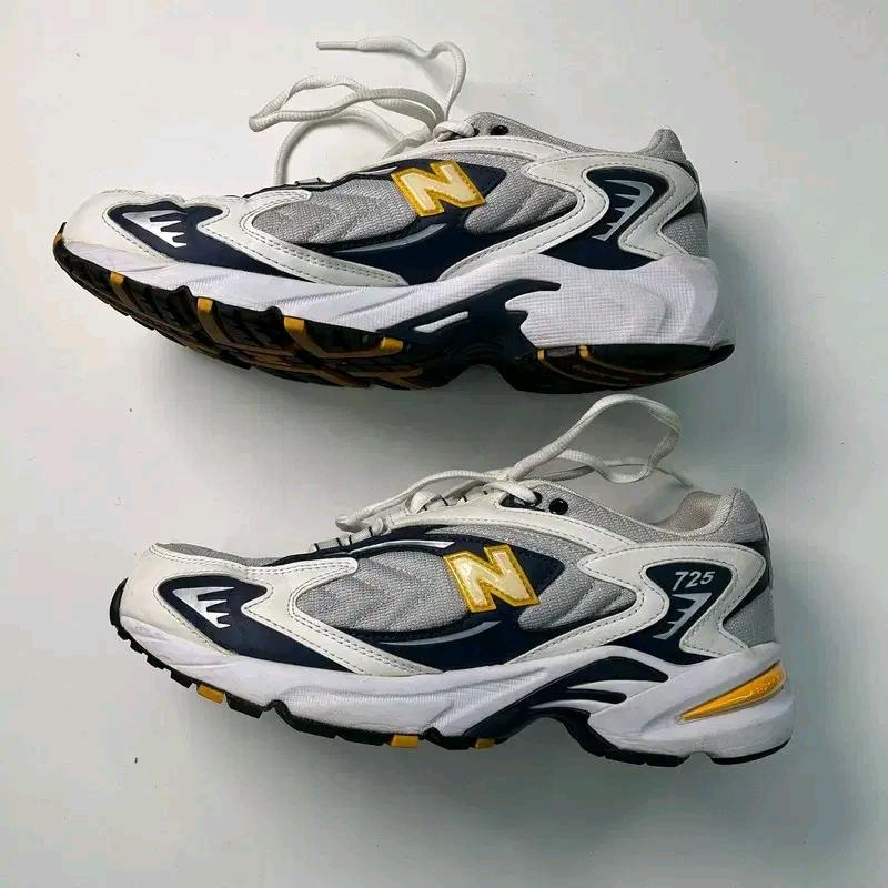 NEW BALANCE 725 스니커즈 260 3
