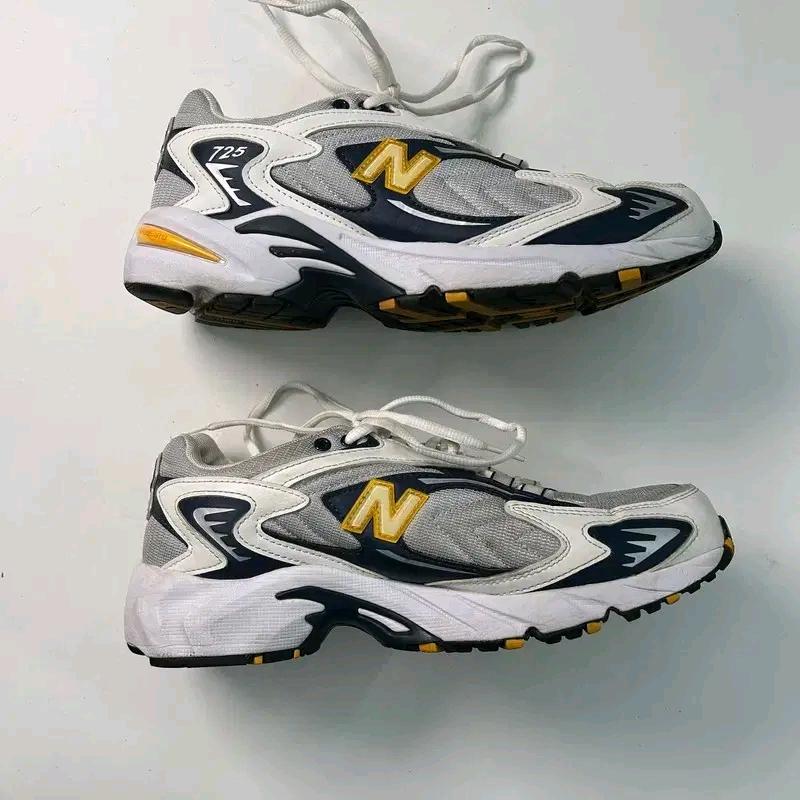 NEW BALANCE 725 스니커즈 260 4