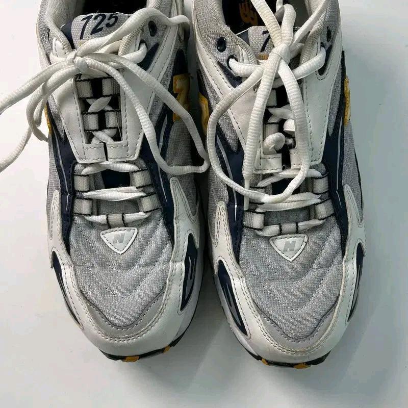 NEW BALANCE 725 스니커즈 260 5