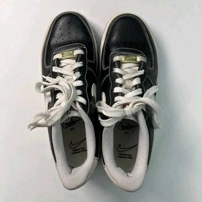 NIKE 에어포스 1 블랙 240 6