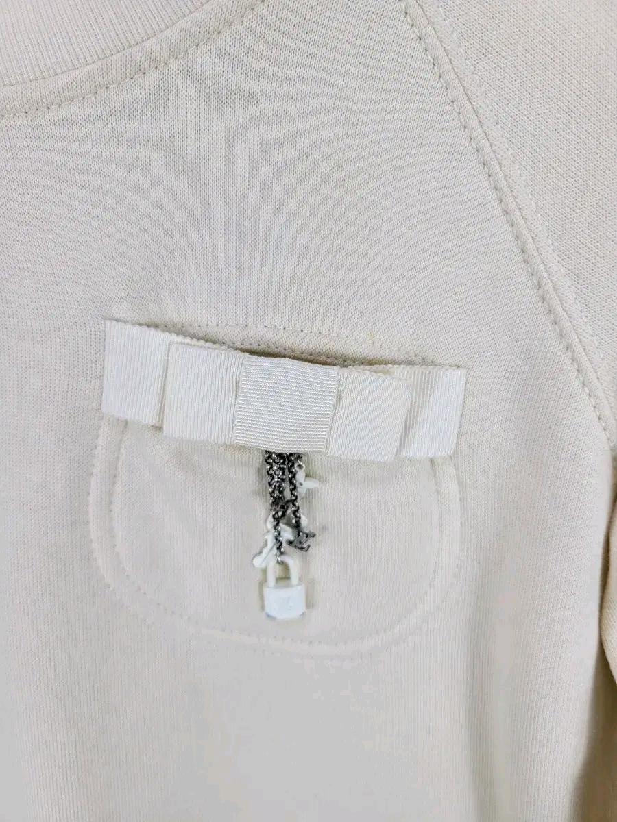 루이비통 크림색 맨투맨 4