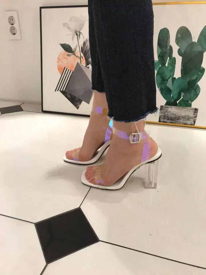#935 청키 스틸레토 9cm 홀로스트랩 크리스탈 샌들 250 화이트 4