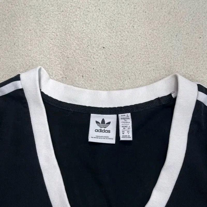 ADIDAS 브이넥 링거 크롭티 블랙 M 3
