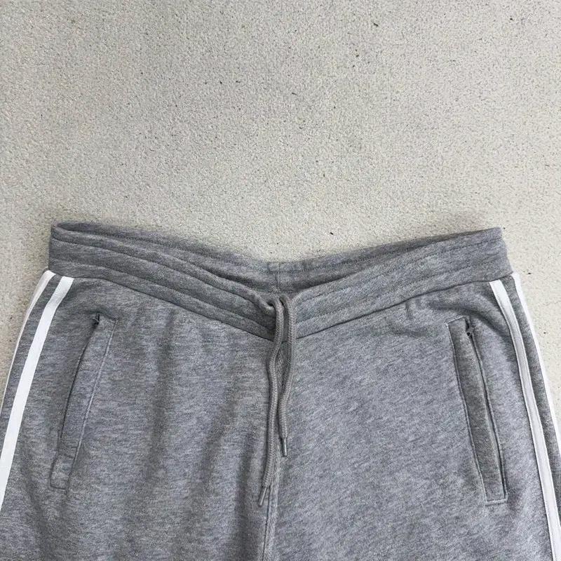 ADIDAS 트랙 숏팬츠 그레이  L 4