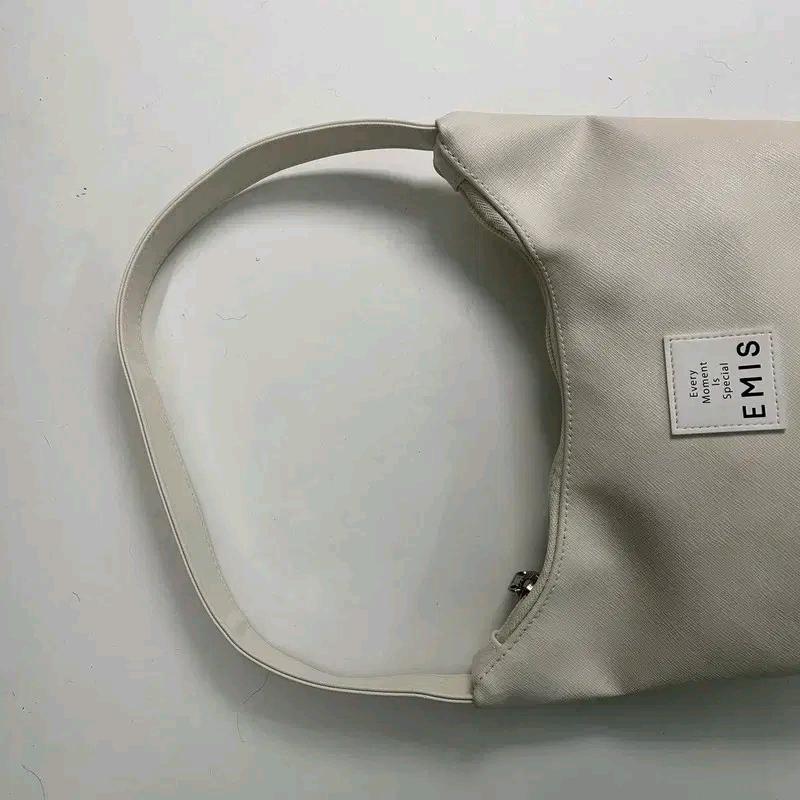 [새상품] EMIS 뉴레더 호보백 화이트 5