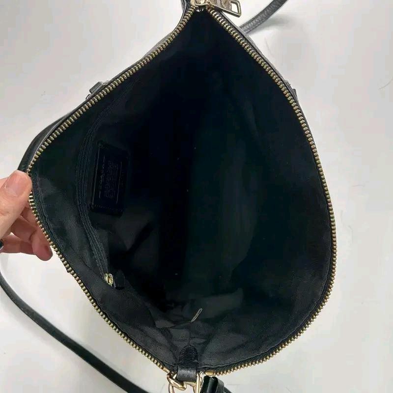 COACH 프레리 사첼 크로스 바디백 블랙 8