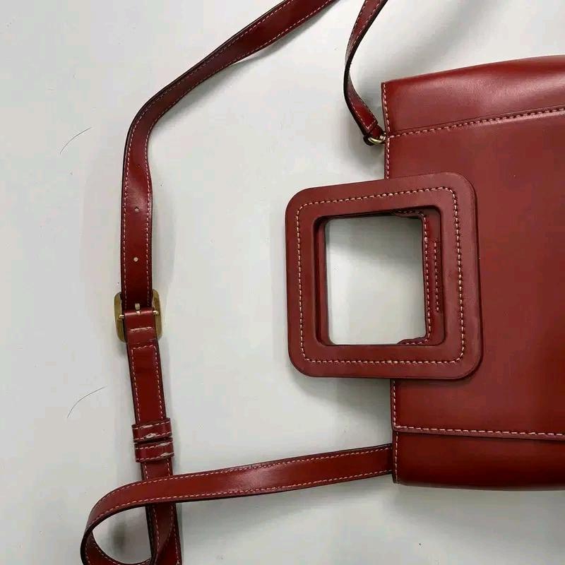 STAUD Leather Bucket Bag 버건디 4