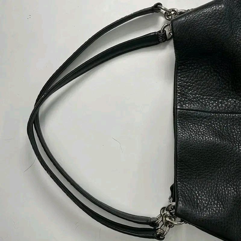 COACH 블랙 베이지 레더 숄더백 4