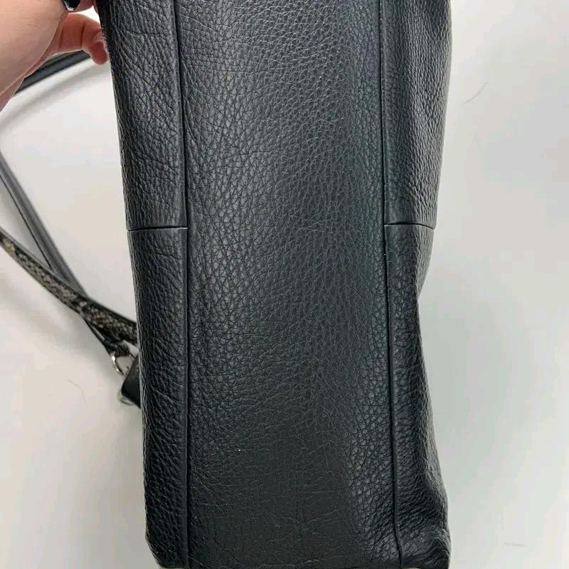COACH 블랙 베이지 레더 숄더백 6