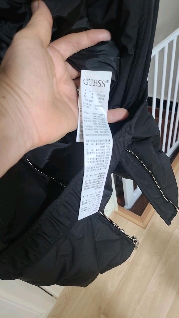 게스 벨티드 퀼팅 패딩 점퍼 블랙 3