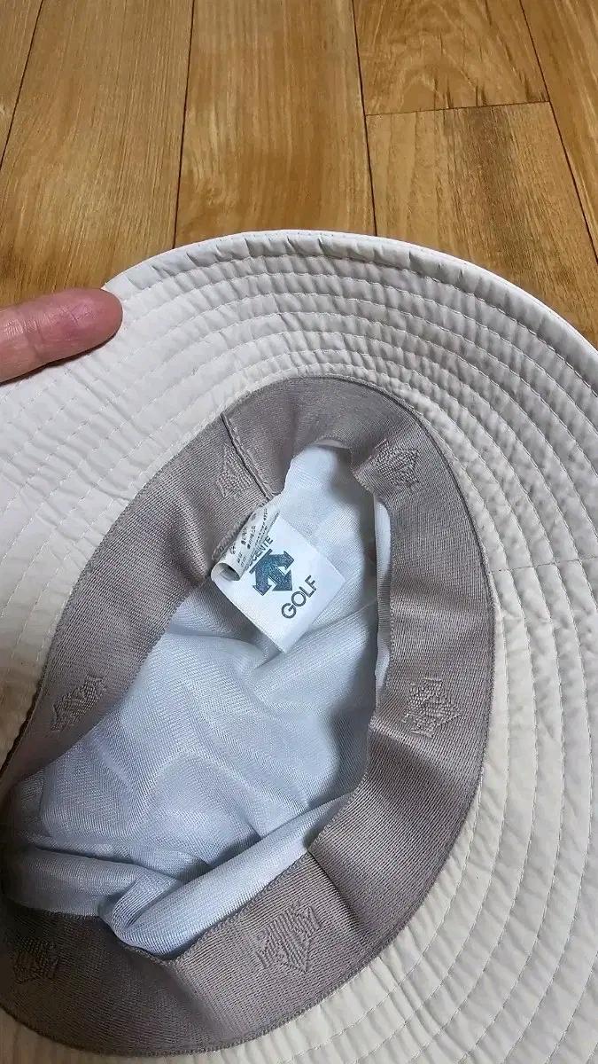 데상트 골프 모자  4